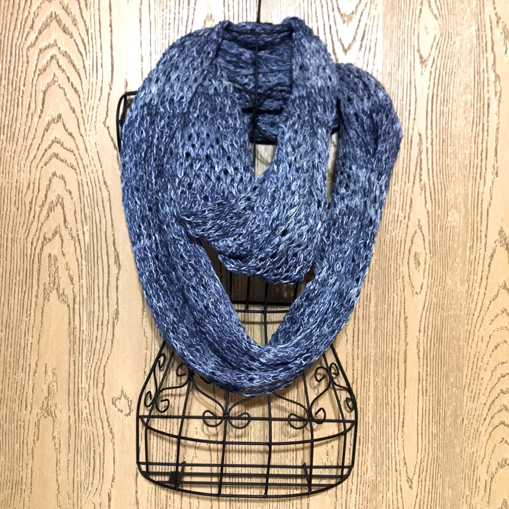 [gap] Large Knit Infinity Scarf 🧣